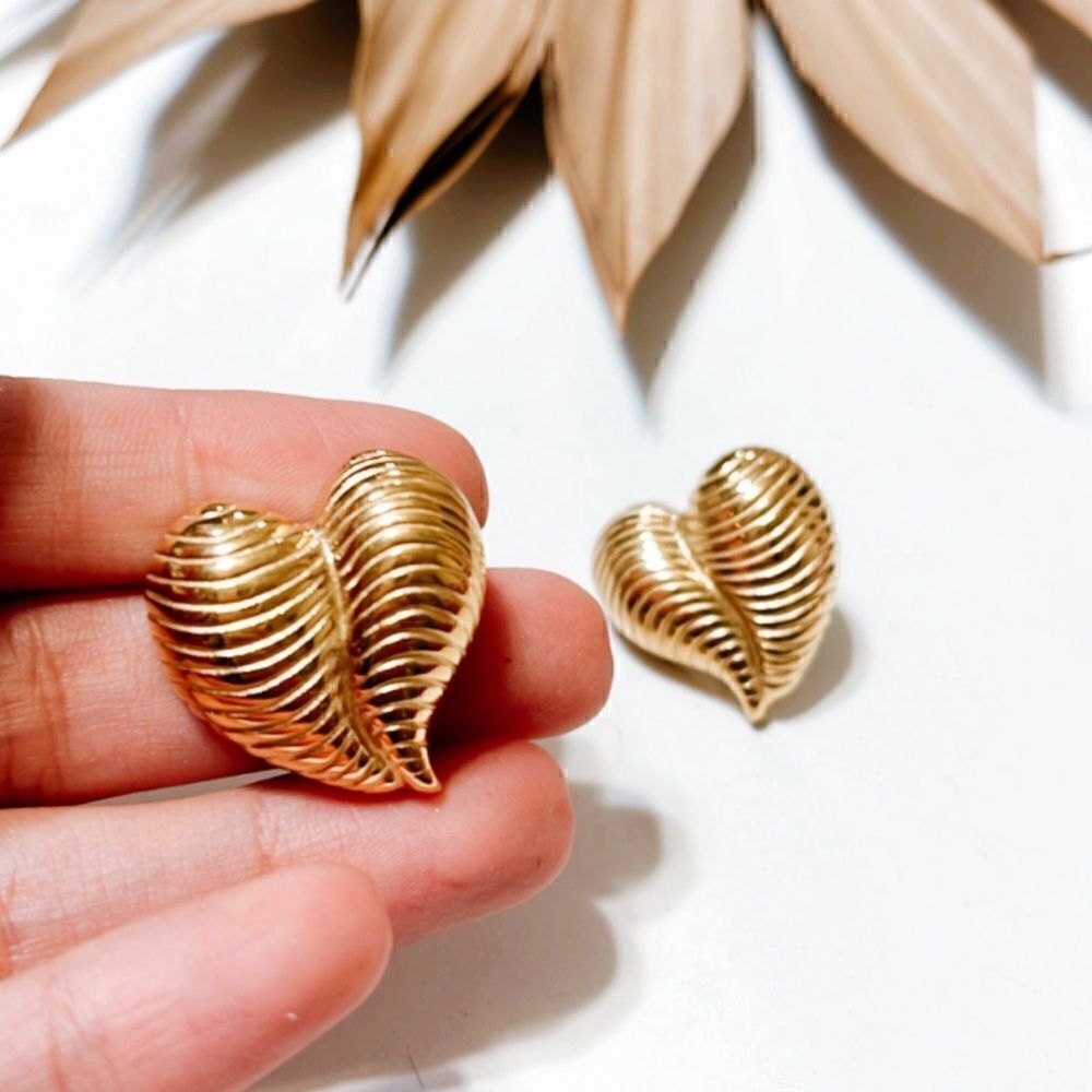 Textured heart stud earrings #1151 - Picture 4 of 4